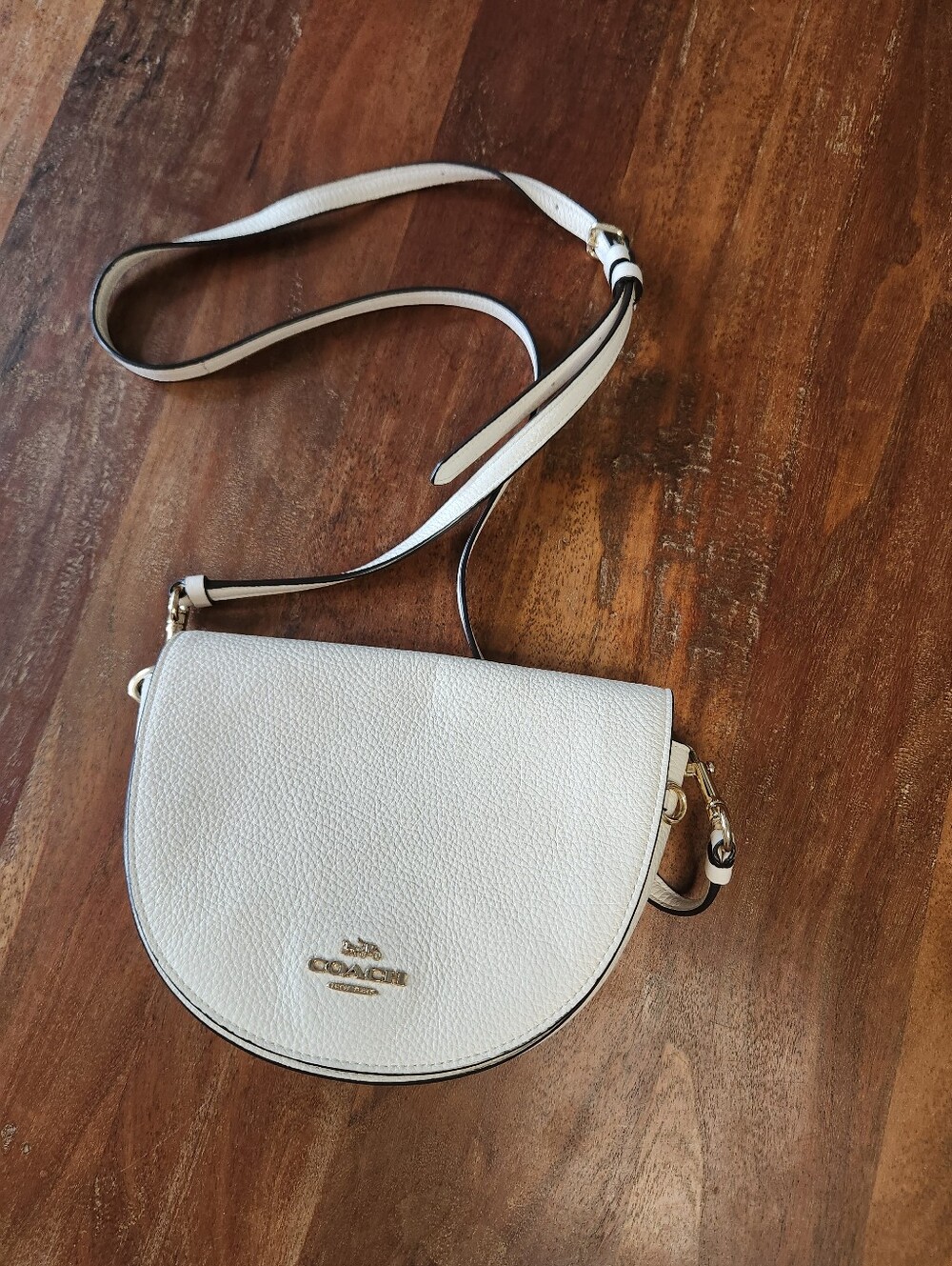Coach Ellen Pebbled Leather Crossbody Bag In Chalk